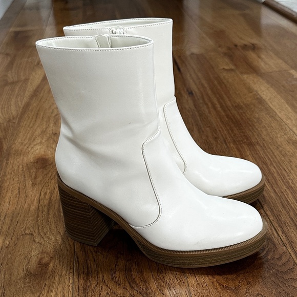 White Heeled Boots Size 8 - Picture 3 of 6